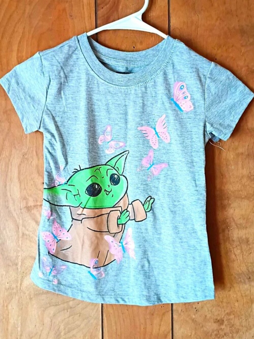 Star Wars Grogu Baby Yoda Girls Gray Butterfly T-Shirt Size S 6/6X